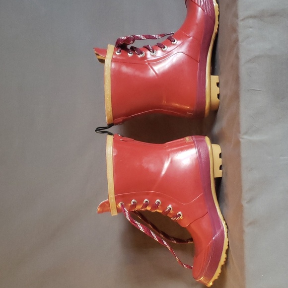 Wind River rubber boots. Size 7.  Little heel. Practically brand new.  Fun, cute - Picture 7 of 7